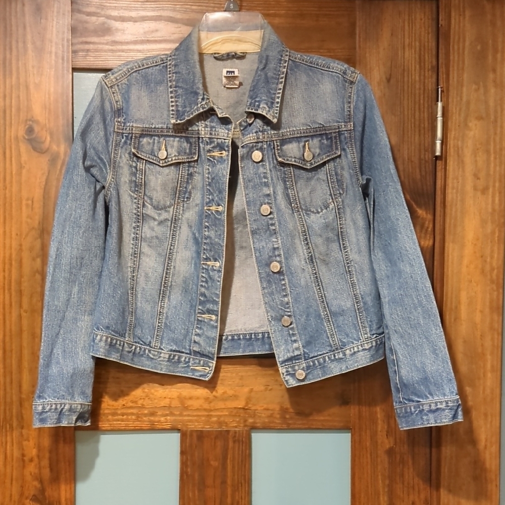 GAP Blue Jean Jacket Classic Trucker Style
